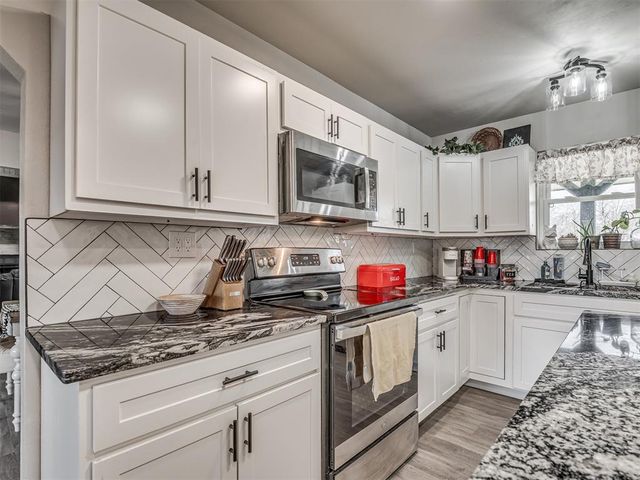 10828 Eastway Street, Mcloud, OK 74851