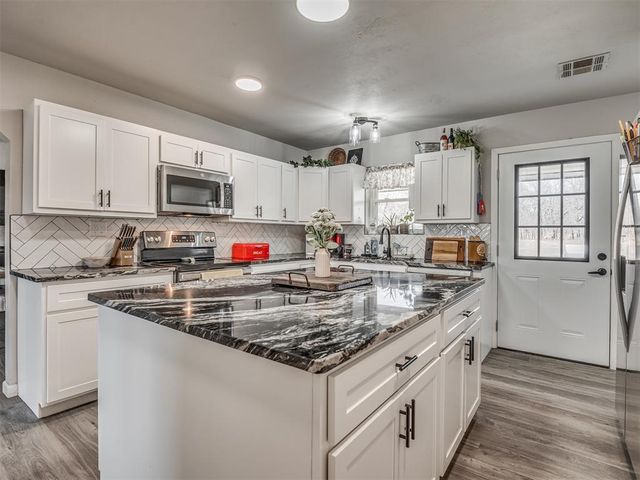 10828 Eastway Street, Mcloud, OK 74851