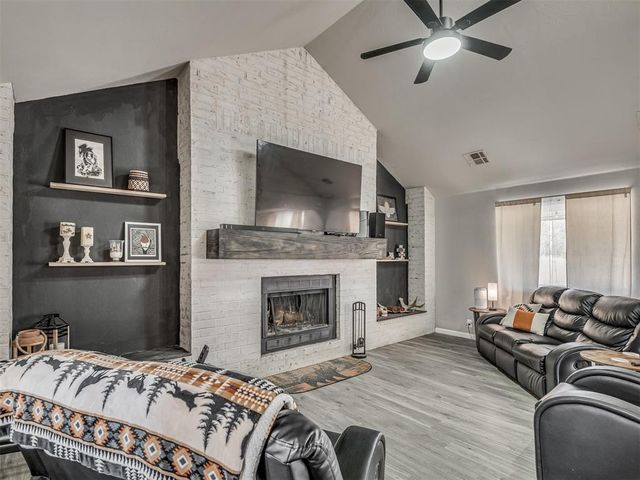 10828 Eastway Street, Mcloud, OK 74851