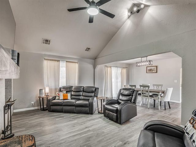 10828 Eastway Street, Mcloud, OK 74851