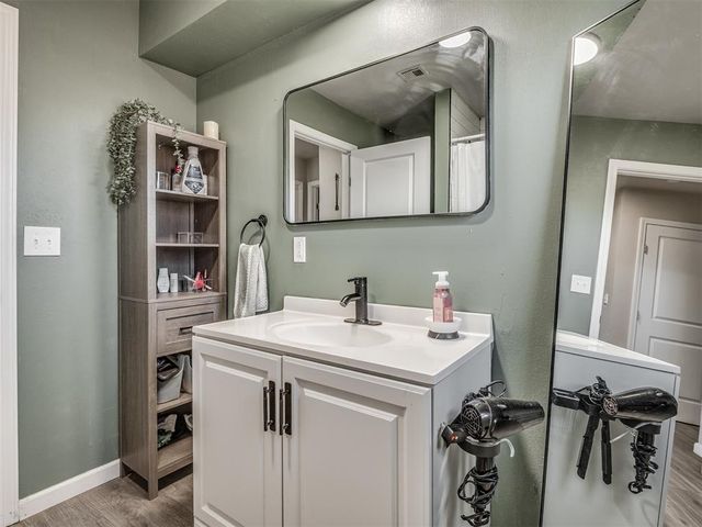 10828 Eastway Street, Mcloud, OK 74851