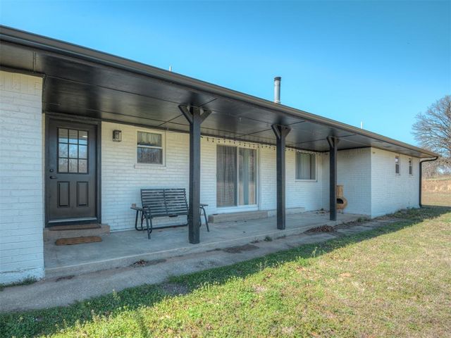 10828 Eastway Street, Mcloud, OK 74851
