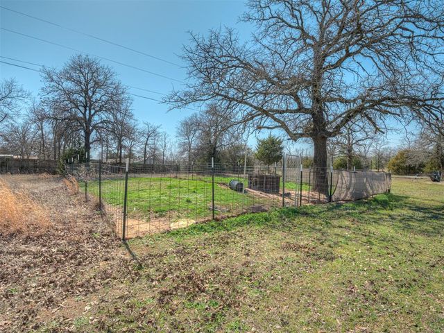 10828 Eastway Street, Mcloud, OK 74851