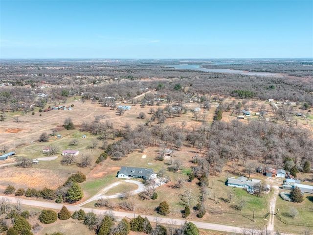 10828 Eastway Street, Mcloud, OK 74851