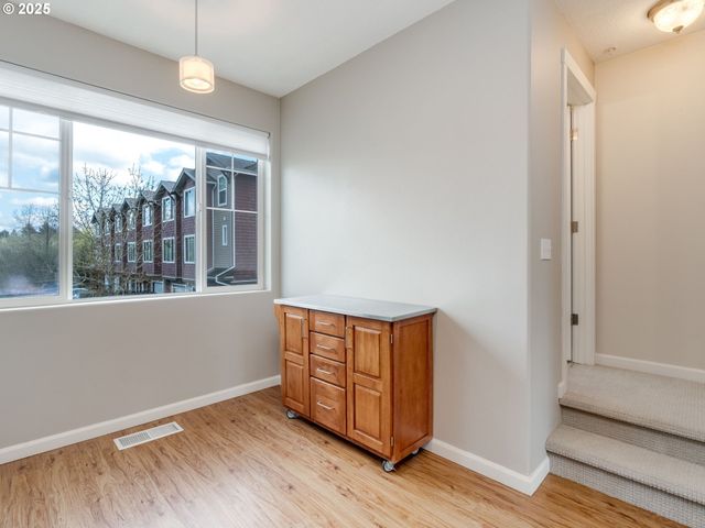 324 Ne EDGEWAY Dr, Hillsboro, OR 97006