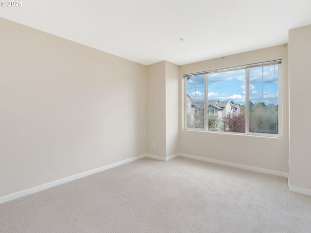 324 Ne EDGEWAY Dr, Hillsboro, OR 97006