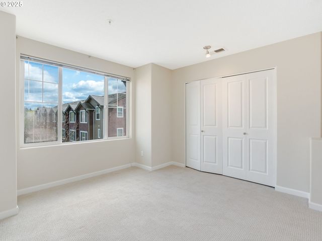 324 Ne EDGEWAY Dr, Hillsboro, OR 97006