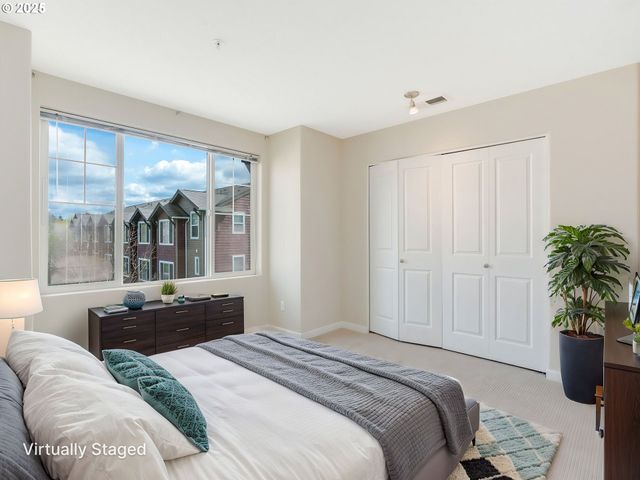 324 Ne EDGEWAY Dr, Hillsboro, OR 97006