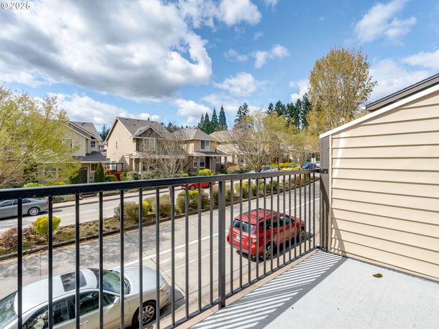 324 Ne EDGEWAY Dr, Hillsboro, OR 97006