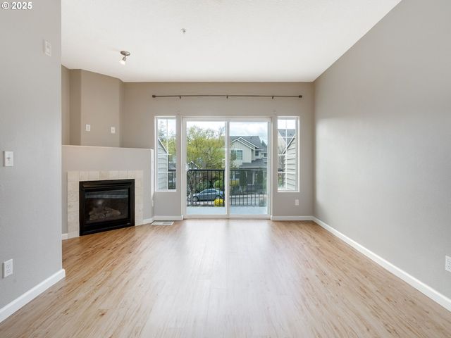 324 Ne EDGEWAY Dr, Hillsboro, OR 97006