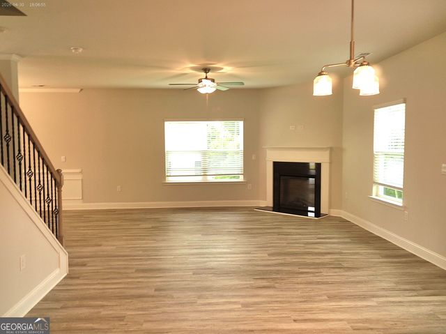 1121 Barrington Place Way, Macon, GA 31220