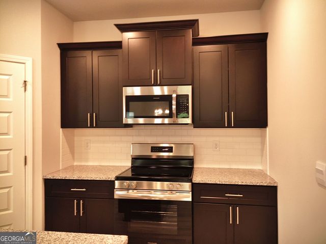 1121 Barrington Place Way, Macon, GA 31220