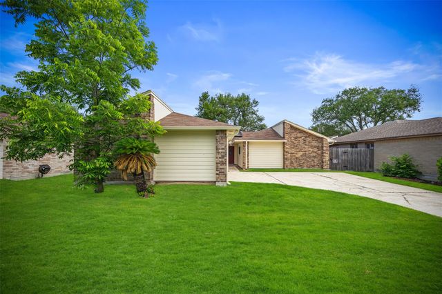 16807 Selder Drive, Friendswood, TX 77546