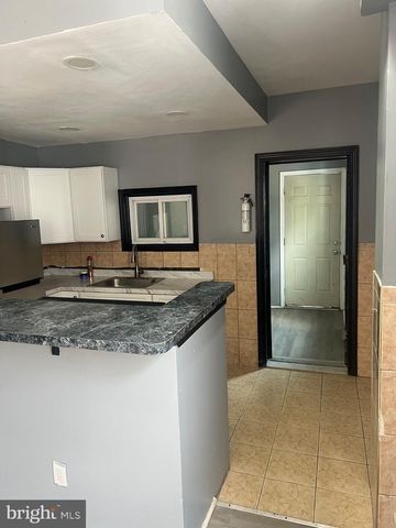2106 S SHIELDS ST, Philadelphia, PA 19142