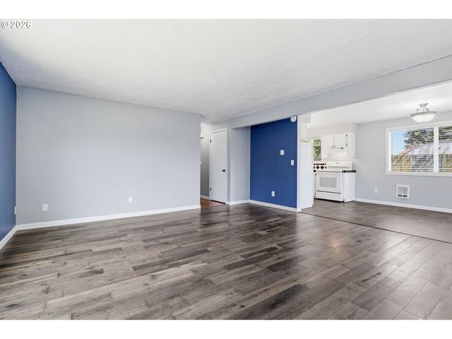 1510 N DEBORAH Rd, Newberg, OR 97132