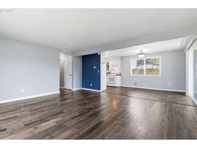 1510 N DEBORAH Rd, Newberg, OR 97132