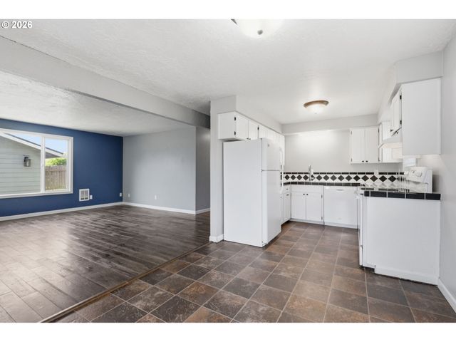 1510 N DEBORAH Rd, Newberg, OR 97132