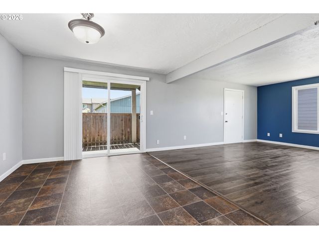 1510 N DEBORAH Rd, Newberg, OR 97132