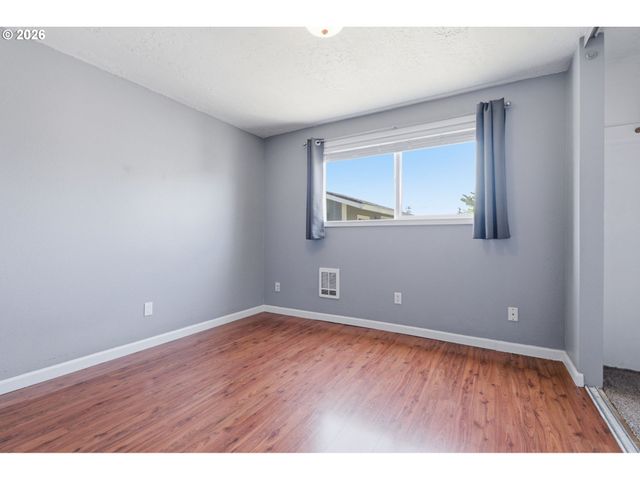 1510 N DEBORAH Rd, Newberg, OR 97132