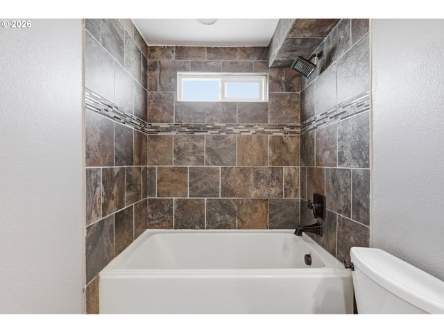 1510 N DEBORAH Rd, Newberg, OR 97132