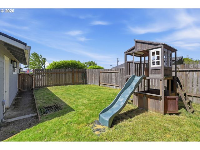 1510 N DEBORAH Rd, Newberg, OR 97132