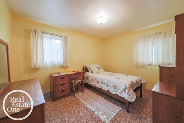 11234 Irvington Street, Warren, MI 48093