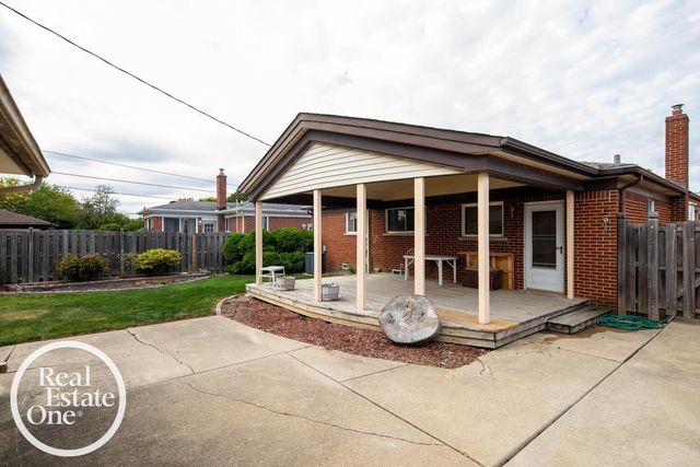 11234 Irvington Street, Warren, MI 48093