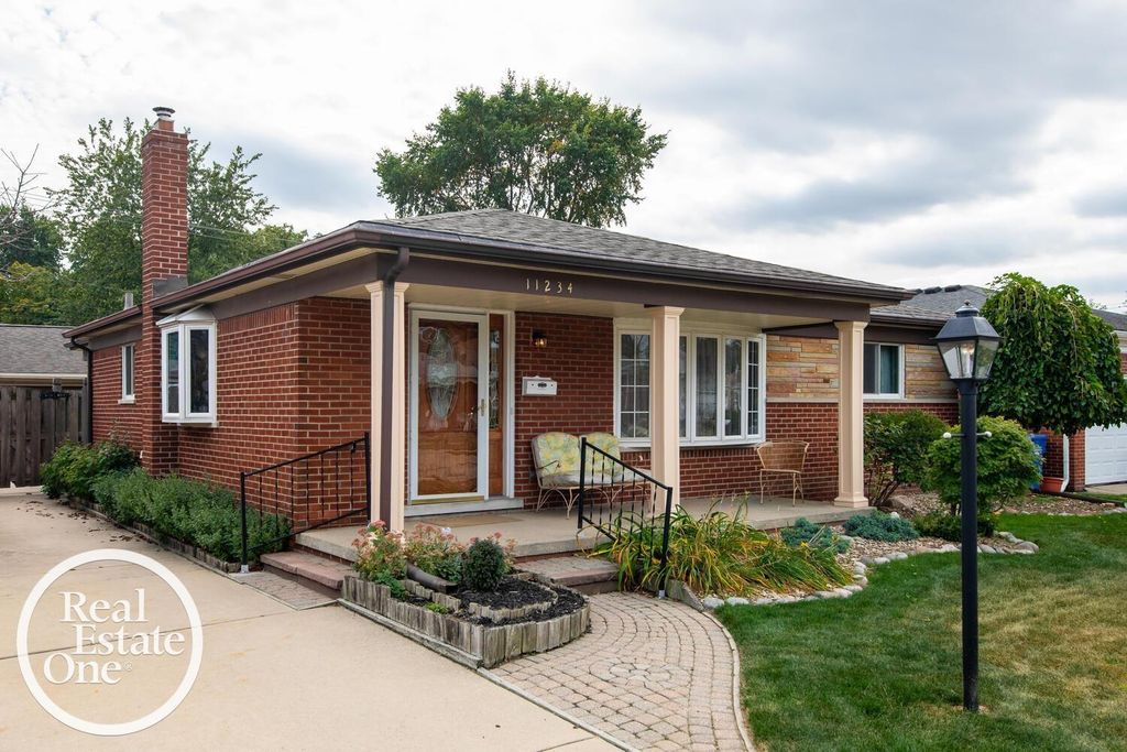 11234 Irvington Street, Warren, MI 48093