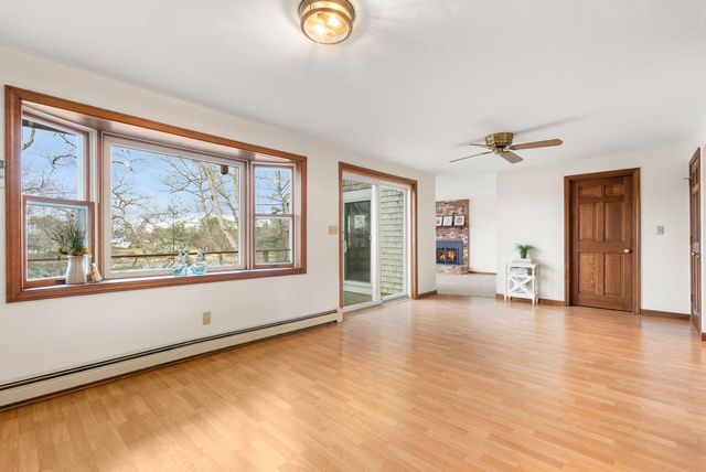 14 Quamhassett Road, Buzzards Bay, MA 02532