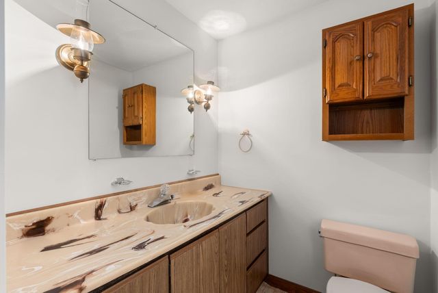 14 Quamhassett Road, Buzzards Bay, MA 02532