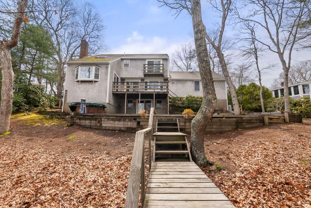 14 Quamhassett Road, Buzzards Bay, MA 02532