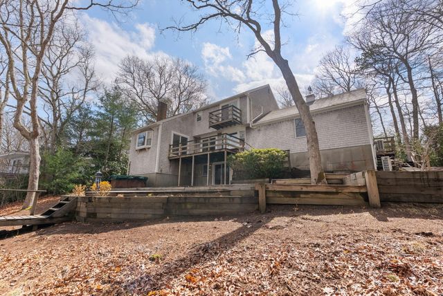 14 Quamhassett Road, Buzzards Bay, MA 02532