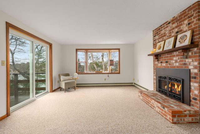 14 Quamhassett Road, Buzzards Bay, MA 02532
