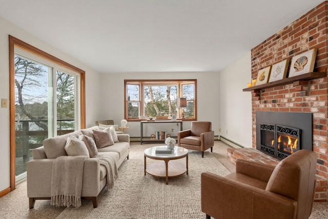 14 Quamhassett Road, Buzzards Bay, MA 02532