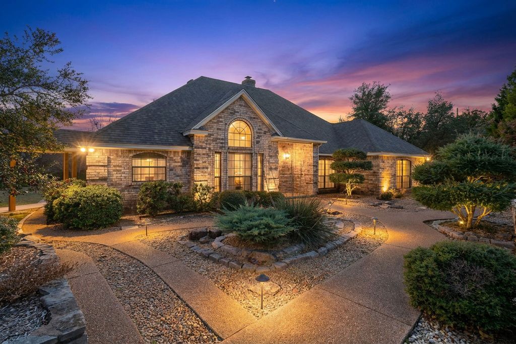 1317 Timber Ridge Road, Weatherford, TX 76088