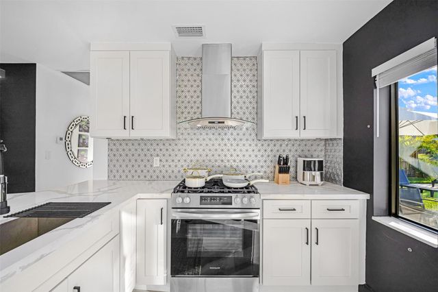 2925 NE 1st Avenue, Wilton Manors, FL 33334