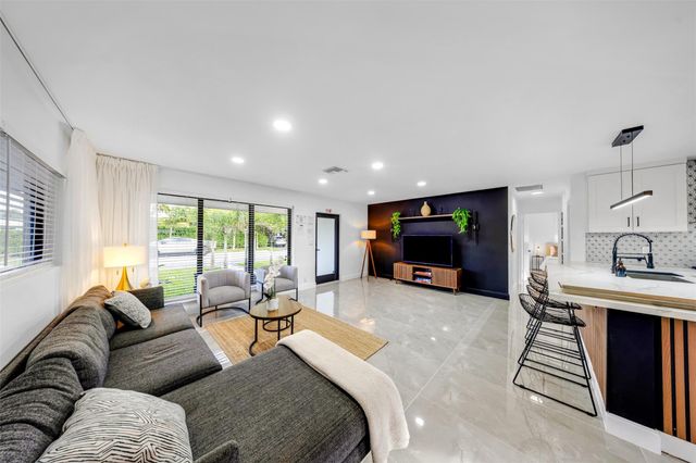 2925 NE 1st Avenue, Wilton Manors, FL 33334