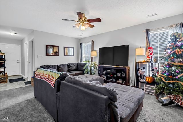 883 Curlew Lane, Greenwood, IN 46143