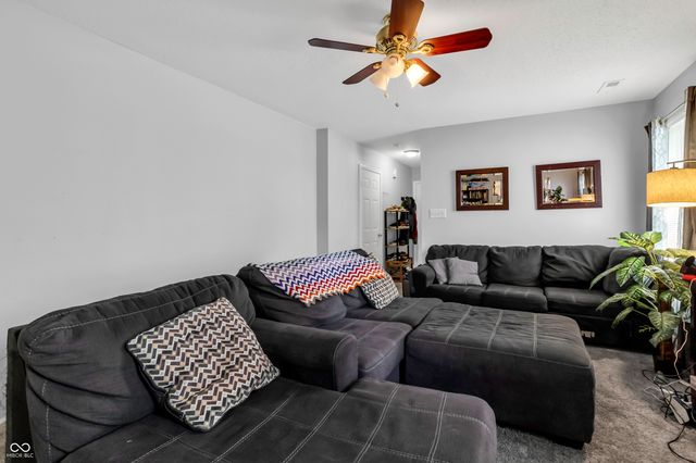 883 Curlew Lane, Greenwood, IN 46143