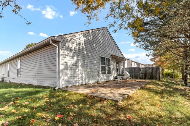 883 Curlew Lane, Greenwood, IN 46143