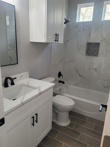 185 Nuuanu LN, Bastrop, TX 78602