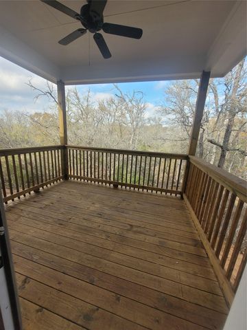 185 Nuuanu LN, Bastrop, TX 78602