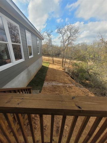 185 Nuuanu LN, Bastrop, TX 78602