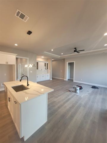 185 Nuuanu LN, Bastrop, TX 78602