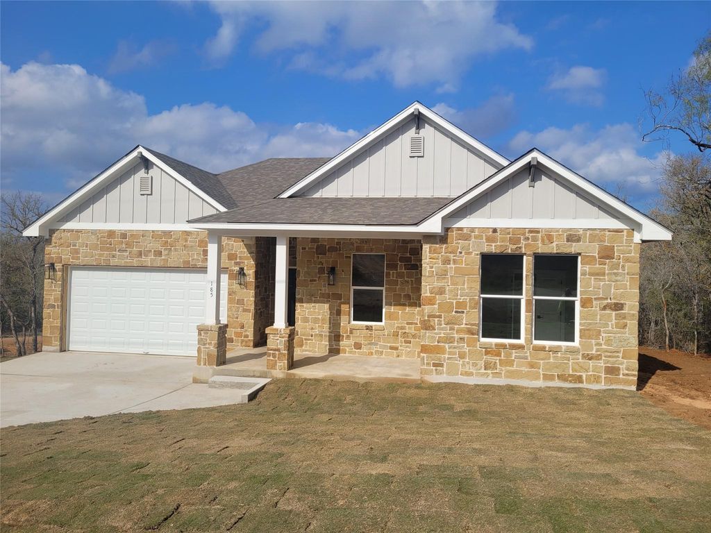 185 Nuuanu LN, Bastrop, TX 78602