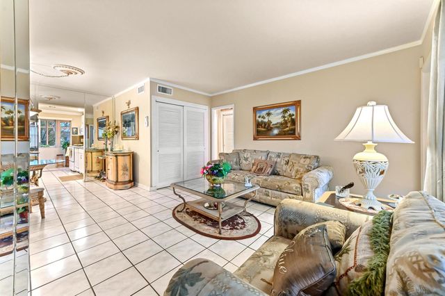 6 Abbey Lane 104, Delray Beach, FL 33446