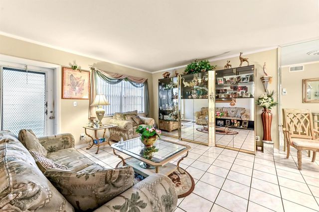 6 Abbey Lane 104, Delray Beach, FL 33446