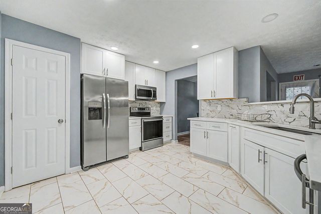 1141 Gable Terrace, Jonesboro, GA 30236