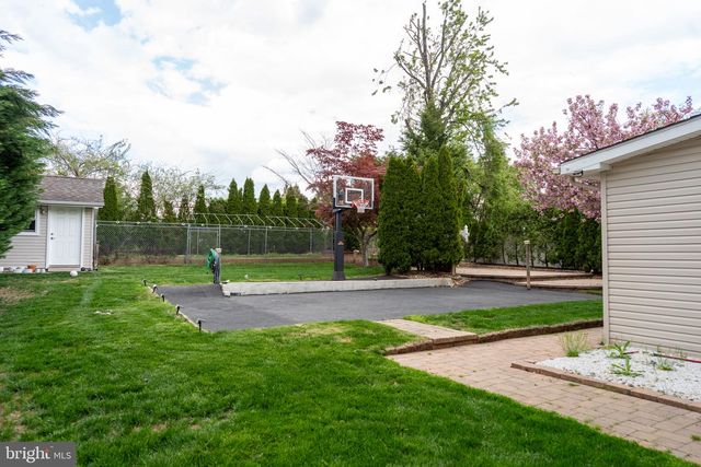 14 HOPATCONG DR, Lawrence Twp, NJ 08648