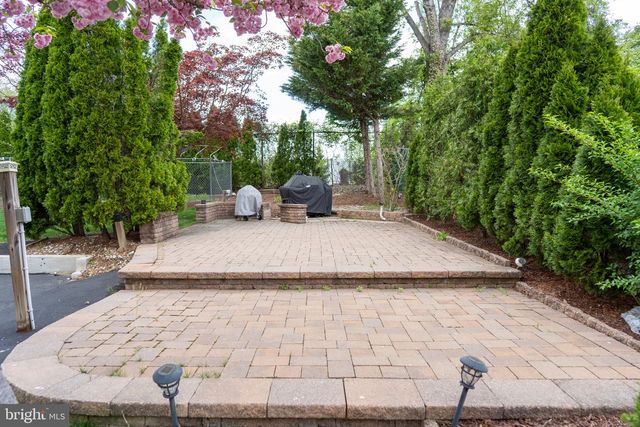 14 HOPATCONG DR, Lawrence Twp, NJ 08648